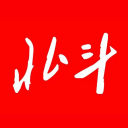 网友莫斯科遇见58岁伊能静与47岁秦昊，女方脸型紧致比男方还年轻